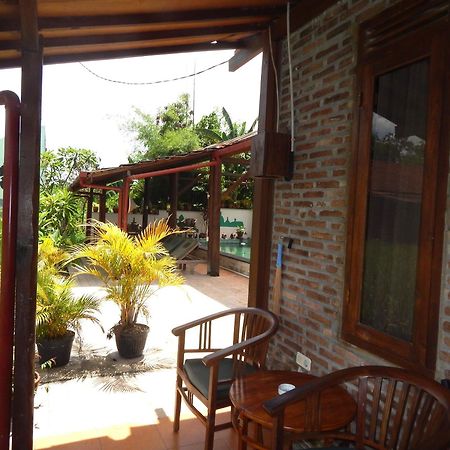 Alamanda Family Villas, Pool & Local Tours Jogjakarta Buitenkant foto