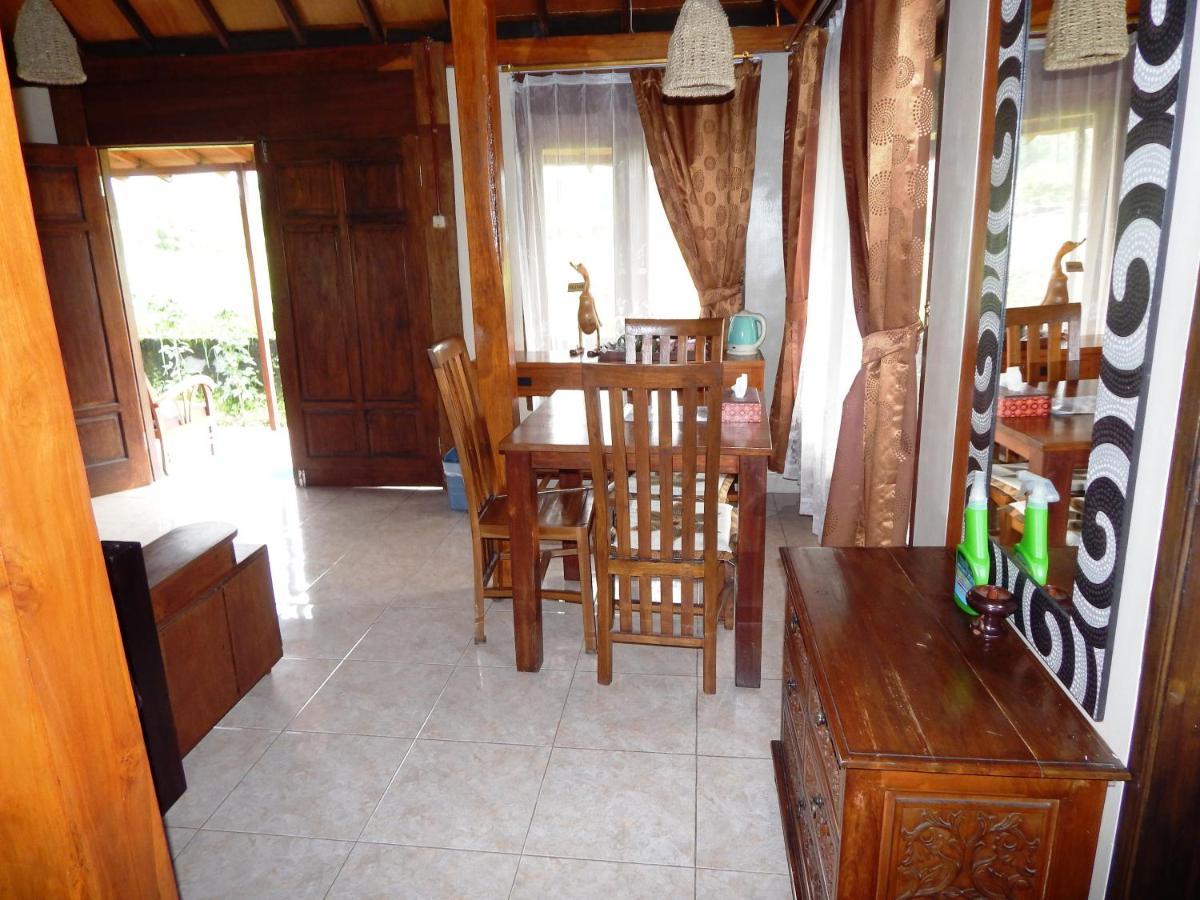 Alamanda Family Villas, Pool & Local Tours Jogjakarta Buitenkant foto