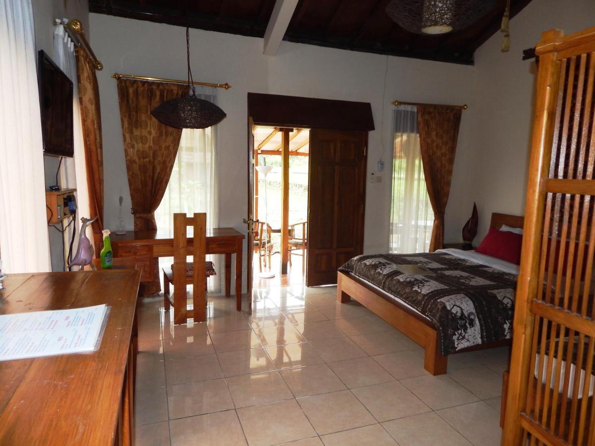 Alamanda Family Villas, Pool & Local Tours Jogjakarta Buitenkant foto