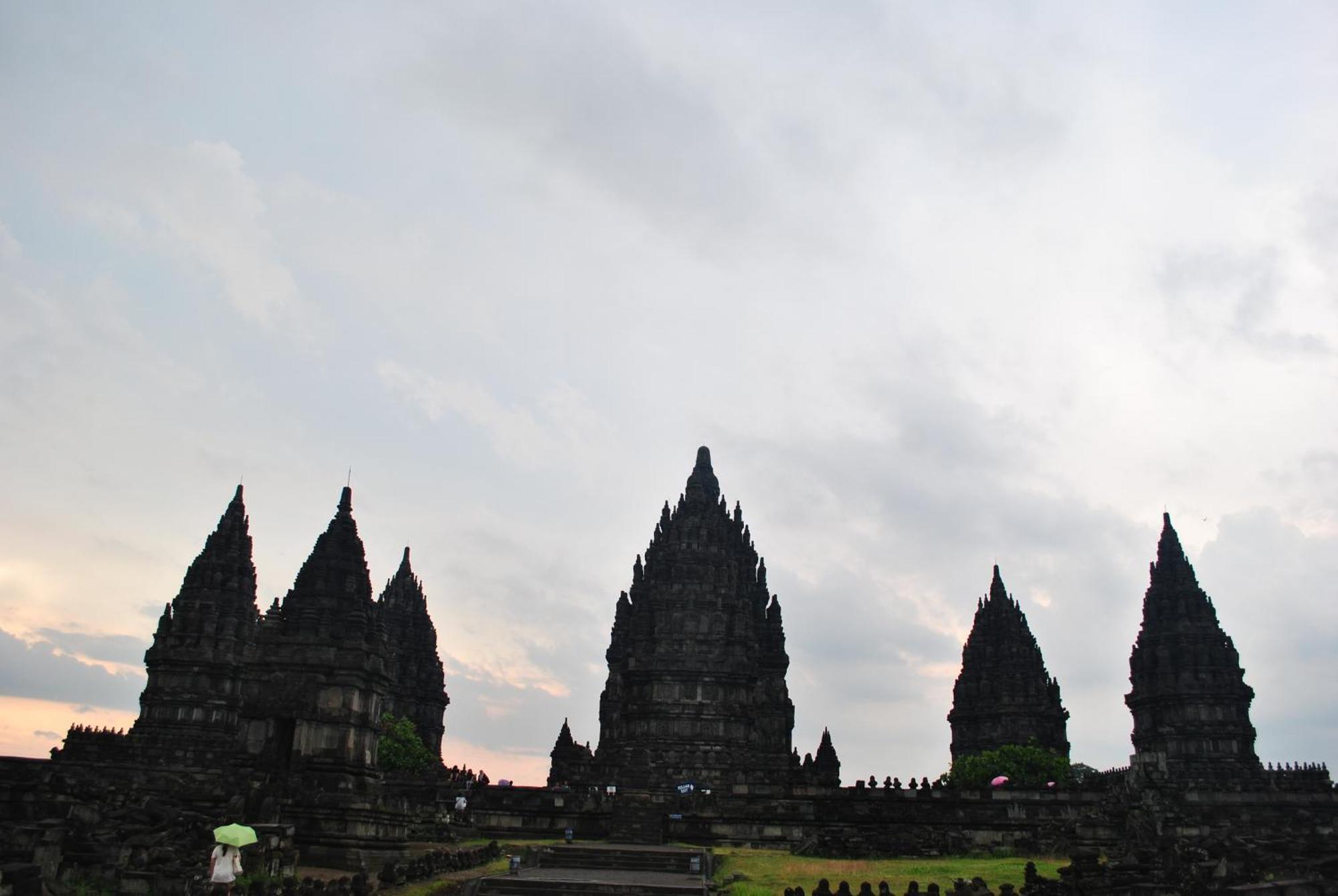 Alamanda Family Villas, Pool & Local Tours Jogjakarta Buitenkant foto