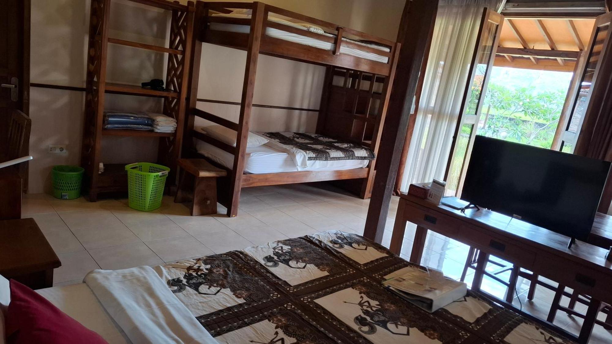 Alamanda Family Villas, Pool & Local Tours Jogjakarta Buitenkant foto