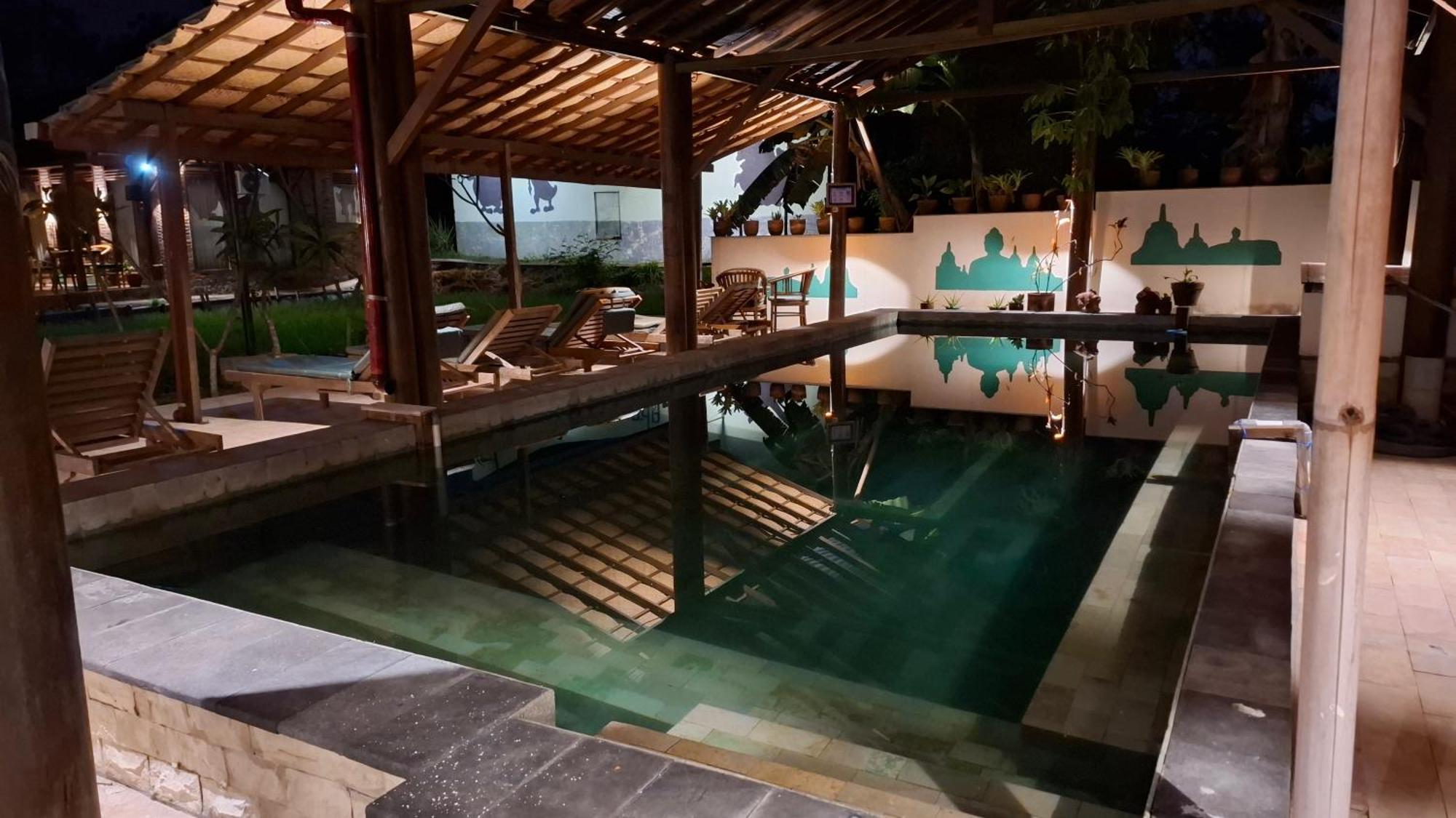 Alamanda Family Villas, Pool & Local Tours Jogjakarta Buitenkant foto
