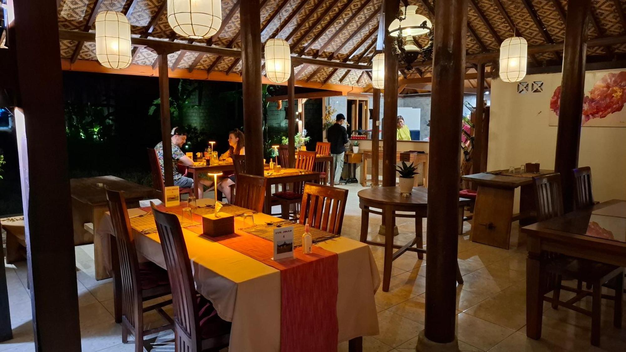 Alamanda Family Villas, Pool & Local Tours Jogjakarta Buitenkant foto