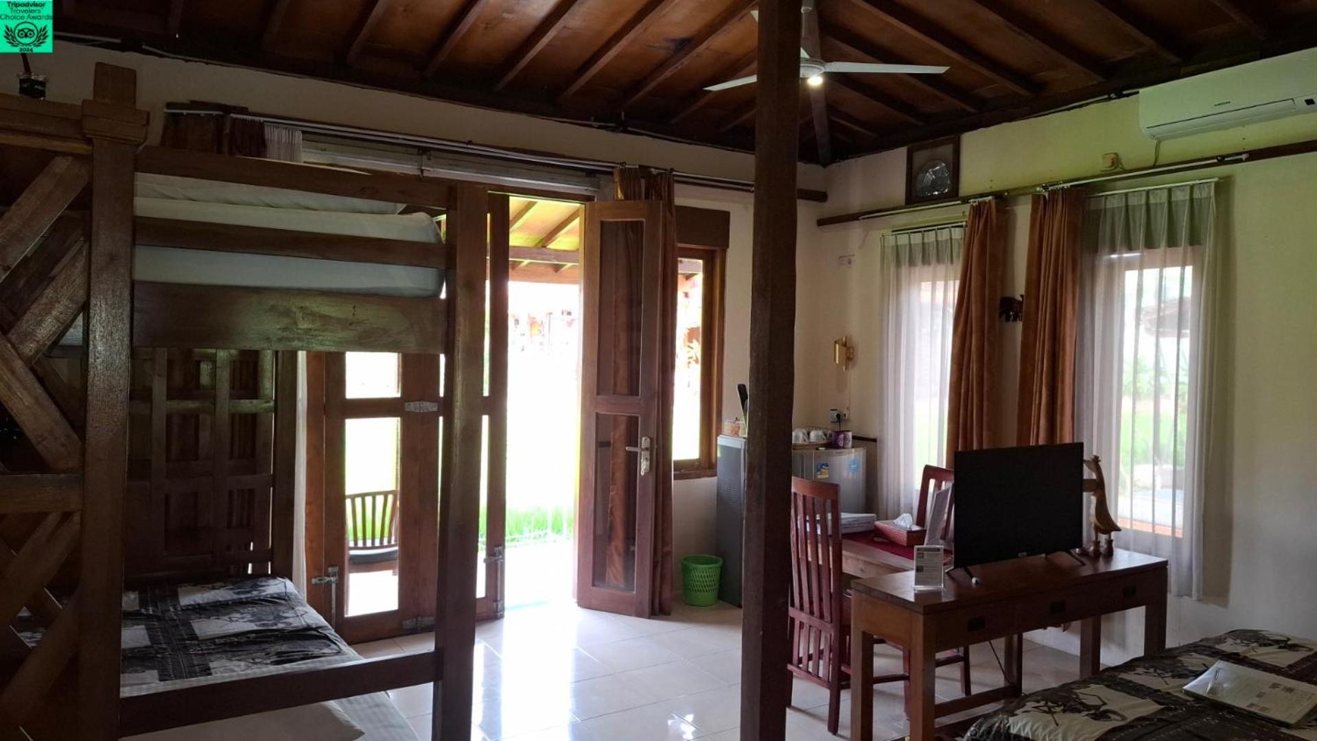 Alamanda Family Villas, Pool & Local Tours Jogjakarta Buitenkant foto